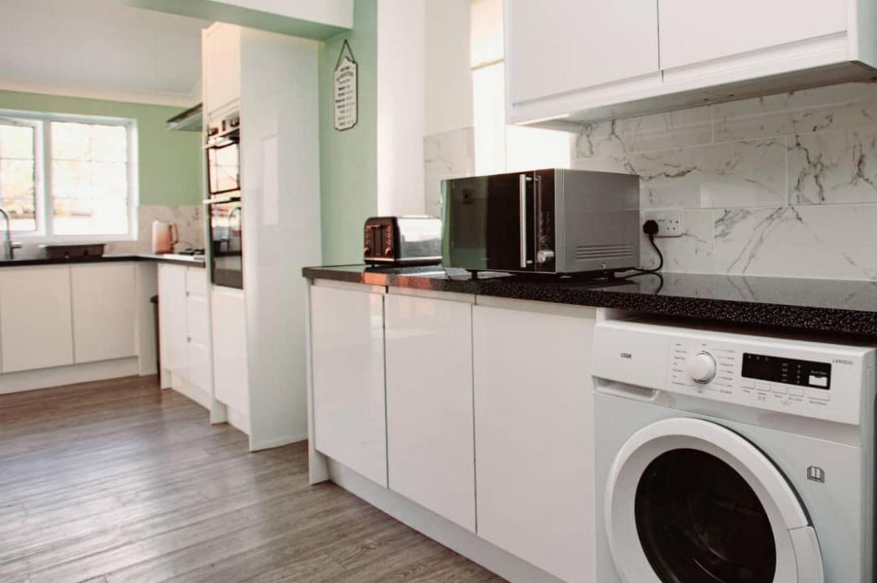 Cozy 3-bedroom In Luton Holiday home Luton (Bedfordshire)